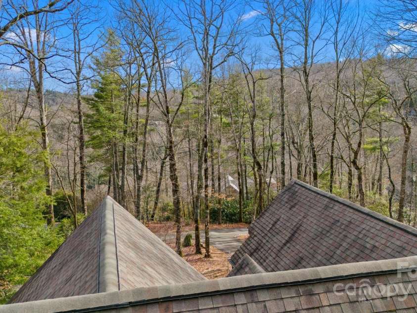 140 Lost Trail, Highlands, NC 28741.  MLS# CAR4259690, YatesRealty ID 14548. 