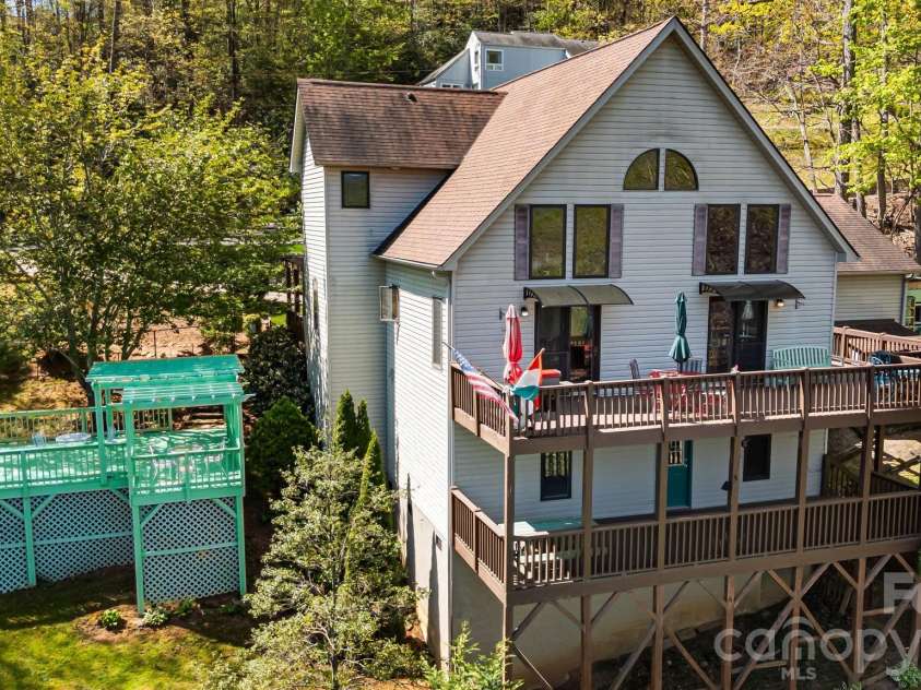 144 Hilltop Road, Black Mountain, NC 28711.  MLS# CAR4368587, YatesRealty ID 14548. 