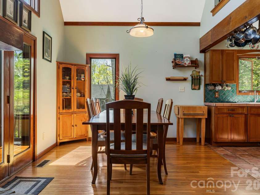 144 Hilltop Road, Black Mountain, NC 28711.  MLS# CAR4368587, YatesRealty ID 14548. Dining room