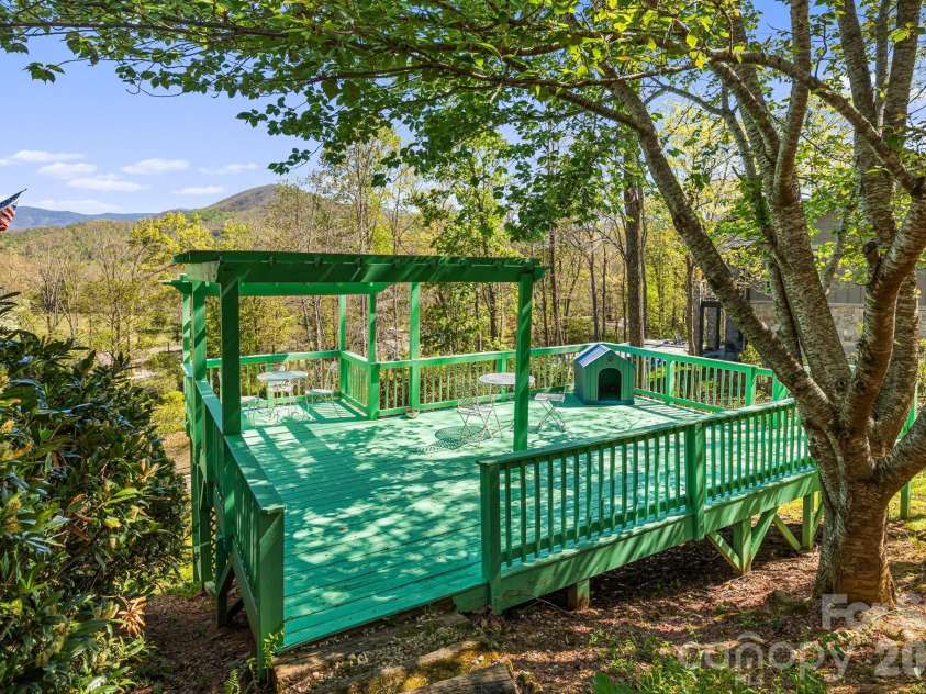 144 Hilltop Road, Black Mountain, NC 28711.  MLS# CAR4368587, YatesRealty ID 14548. Terrace deck