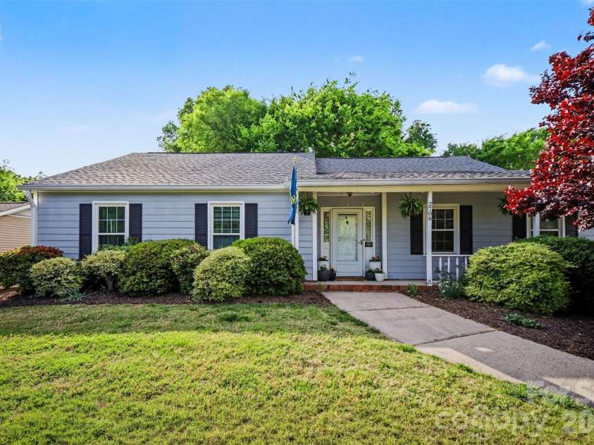2706 Lytham Drive, Charlotte, NC 28210.  MLS# CAR4373148, YatesRealty ID 14549. 