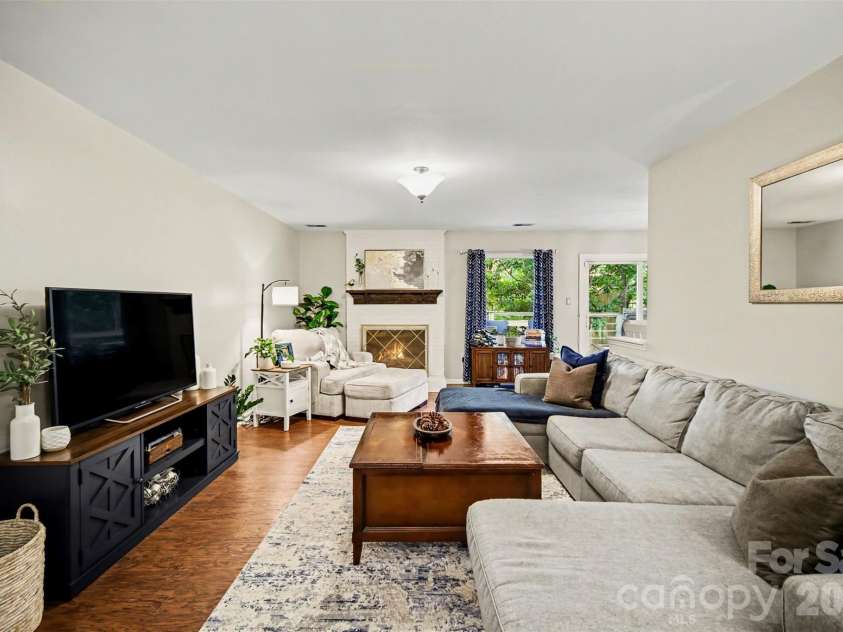 2706 Lytham Drive, Charlotte, NC 28210.  MLS# CAR4373148, YatesRealty ID 14549. 