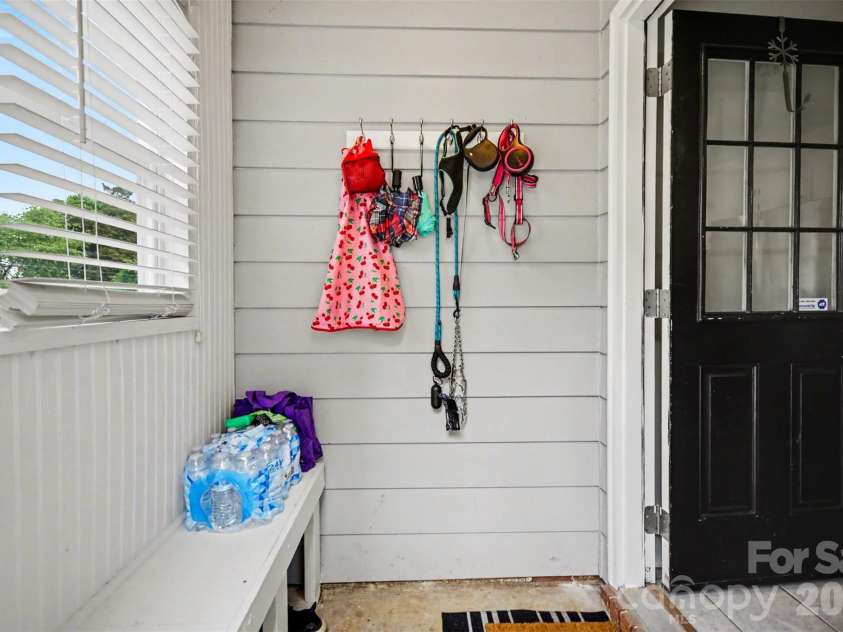 2706 Lytham Drive, Charlotte, NC 28210.  MLS# CAR4373148, YatesRealty ID 14549. 