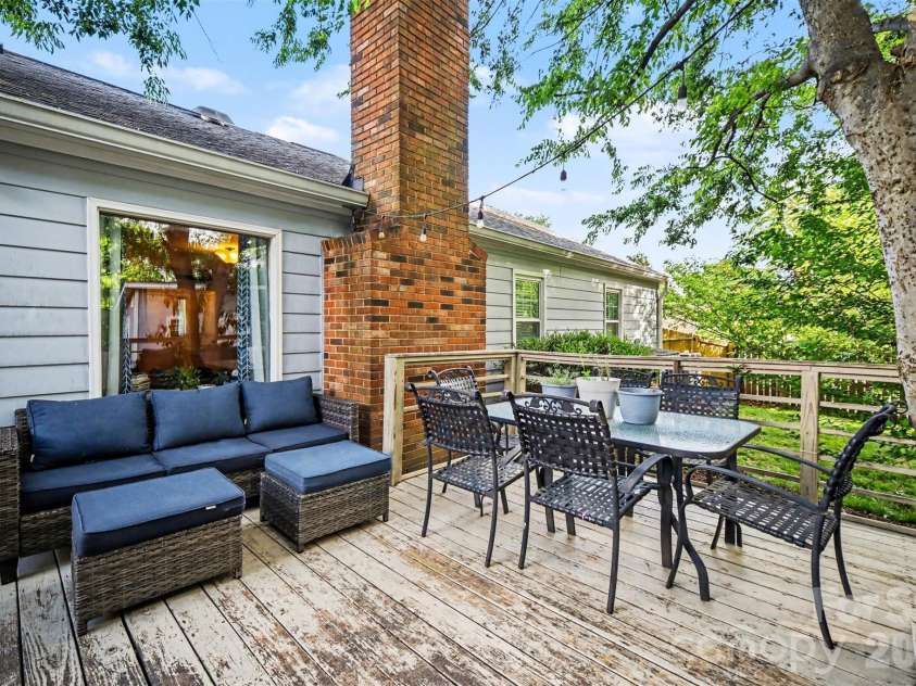 2706 Lytham Drive, Charlotte, NC 28210.  MLS# CAR4373148, YatesRealty ID 14549. 