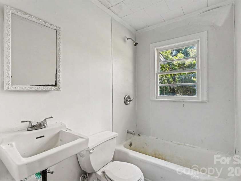 1224 Bailey Street, Albemarle, NC 28001.  MLS# CAR4380736, YatesRealty ID 1455. Bathroom