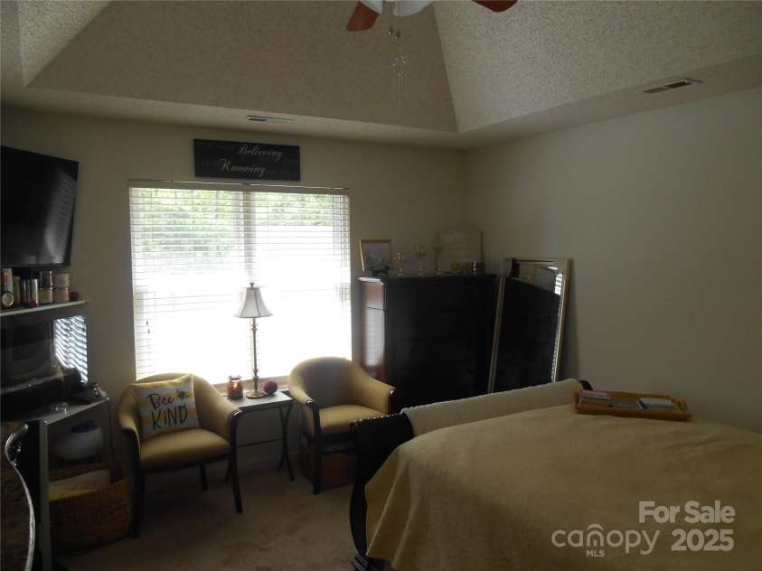 158 Margaret Turner Road, Charlotte, NC 28216.  MLS# CAR4243785, YatesRealty ID 1455. 