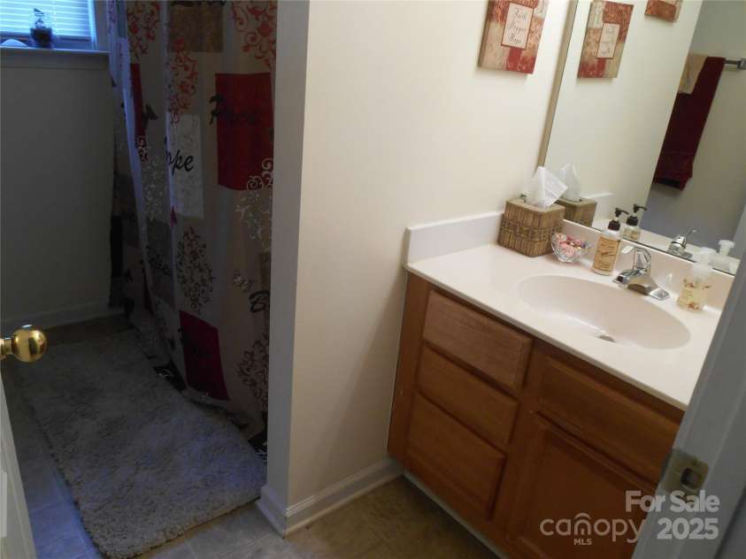 158 Margaret Turner Road, Charlotte, NC 28216.  MLS# CAR4243785, YatesRealty ID 1455. 