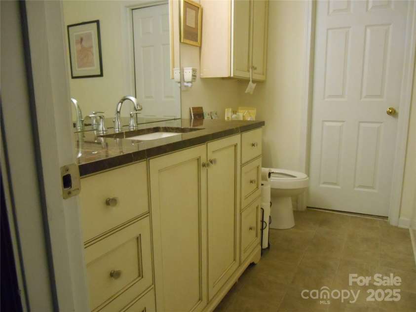 158 Margaret Turner Road, Charlotte, NC 28216.  MLS# CAR4243785, YatesRealty ID 1455. 