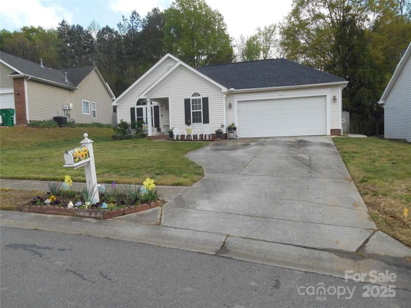 158 Margaret Turner Road, Charlotte, NC 28216.  MLS# CAR4243785, YatesRealty ID 1455. Exterior Front