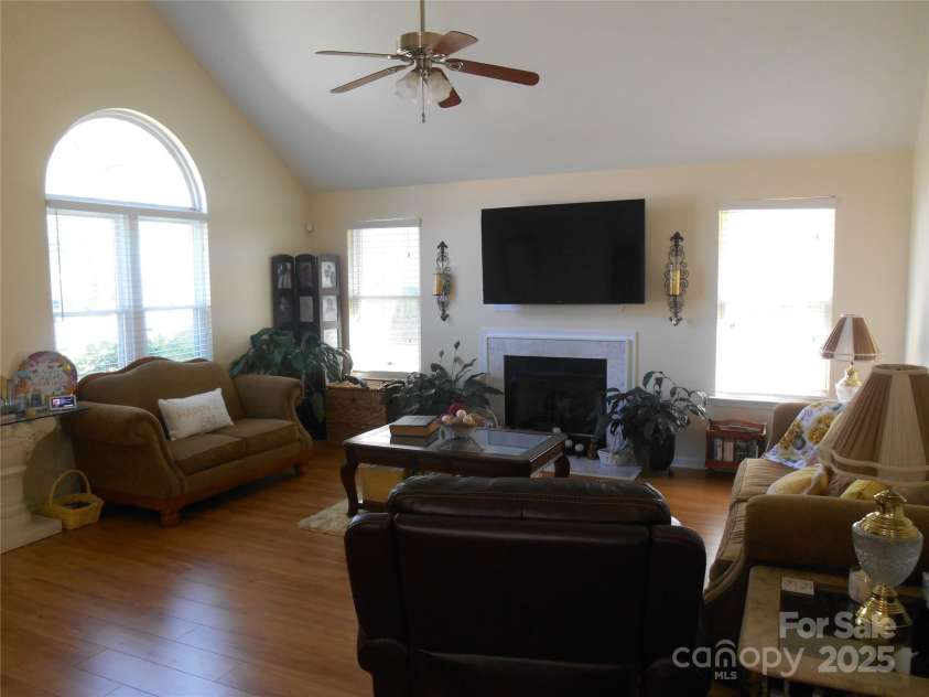 158 Margaret Turner Road, Charlotte, NC 28216.  MLS# CAR4243785, YatesRealty ID 1455. Great room with fire place.