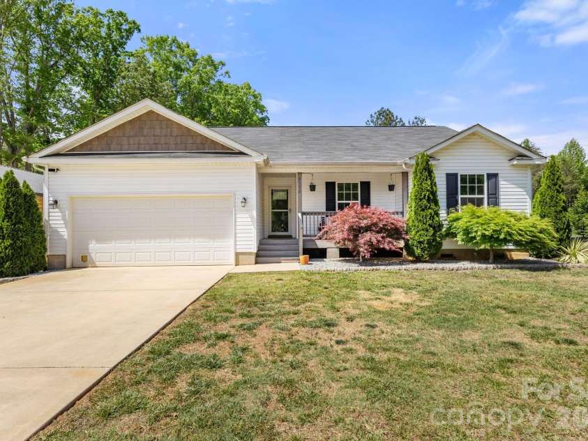 7172 Rolling Hills Drive, Sherrills Ford, NC 28673.  MLS# CAR4371781, YatesRealty ID 14550. 