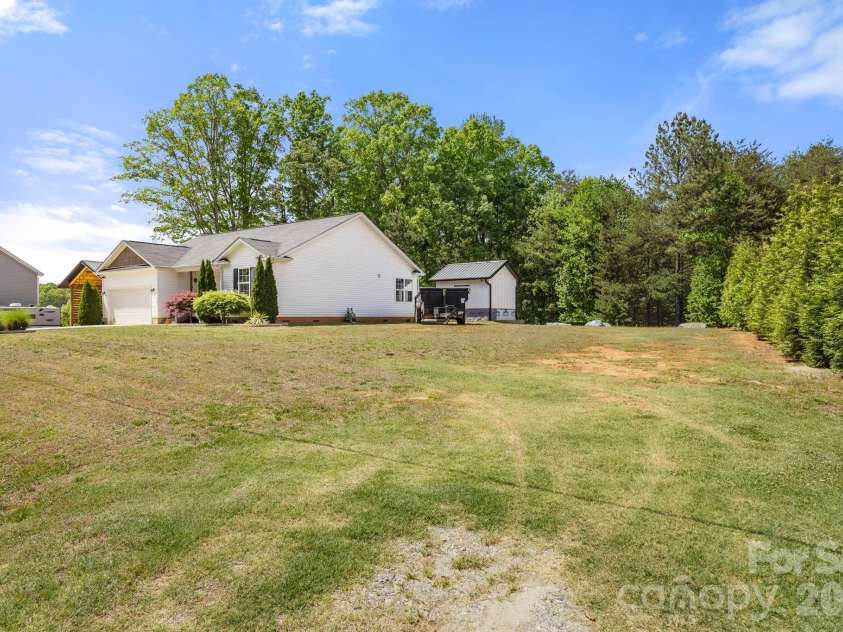 7172 Rolling Hills Drive, Sherrills Ford, NC 28673.  MLS# CAR4371781, YatesRealty ID 14550. 