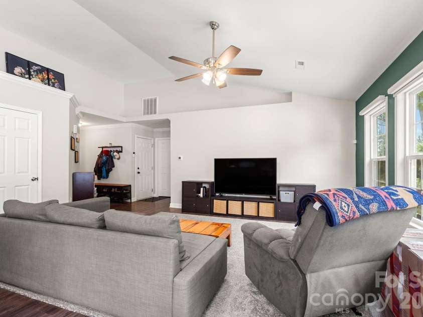 7172 Rolling Hills Drive, Sherrills Ford, NC 28673.  MLS# CAR4371781, YatesRealty ID 14550. 