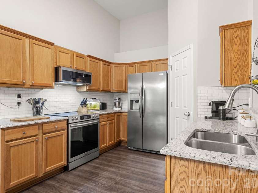 7172 Rolling Hills Drive, Sherrills Ford, NC 28673.  MLS# CAR4371781, YatesRealty ID 14550. 