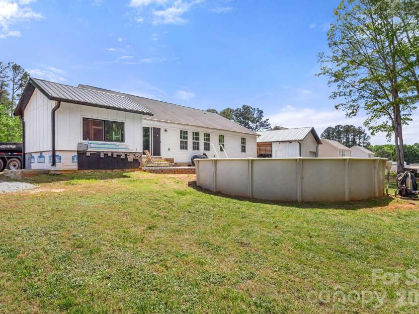 7172 Rolling Hills Drive, Sherrills Ford, NC 28673.  MLS# CAR4371781, YatesRealty ID 14550. 