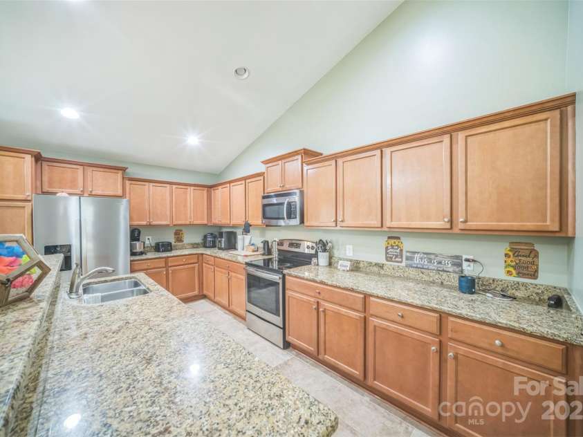 239 Shellbank Drive, Sneads Ferry, NC 28460.  MLS# CAR4278830, YatesRealty ID 14551. 