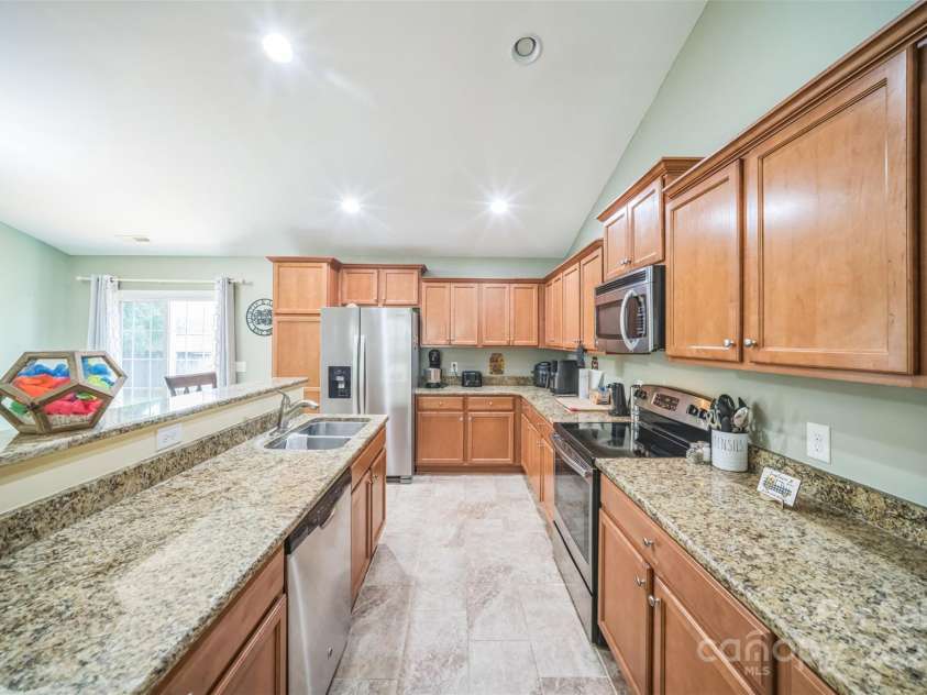 239 Shellbank Drive, Sneads Ferry, NC 28460.  MLS# CAR4278830, YatesRealty ID 14551. 