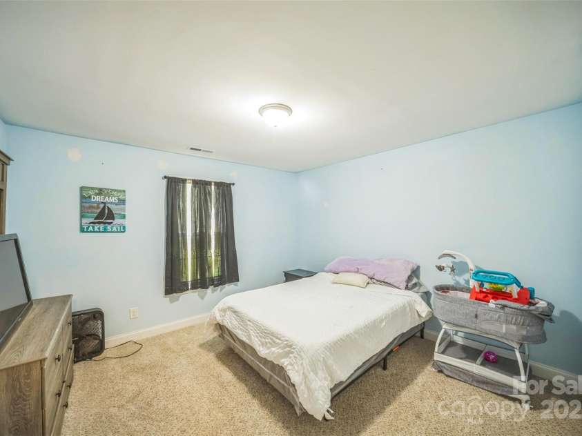 239 Shellbank Drive, Sneads Ferry, NC 28460.  MLS# CAR4278830, YatesRealty ID 14551. 