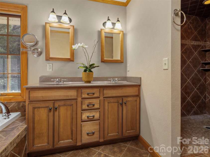 609 Fork Road, Black Mountain, NC 28711.  MLS# CAR4372652, YatesRealty ID 14551. 