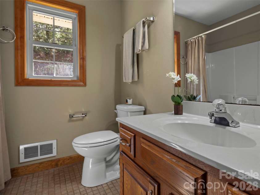 609 Fork Road, Black Mountain, NC 28711.  MLS# CAR4372652, YatesRealty ID 14551. 