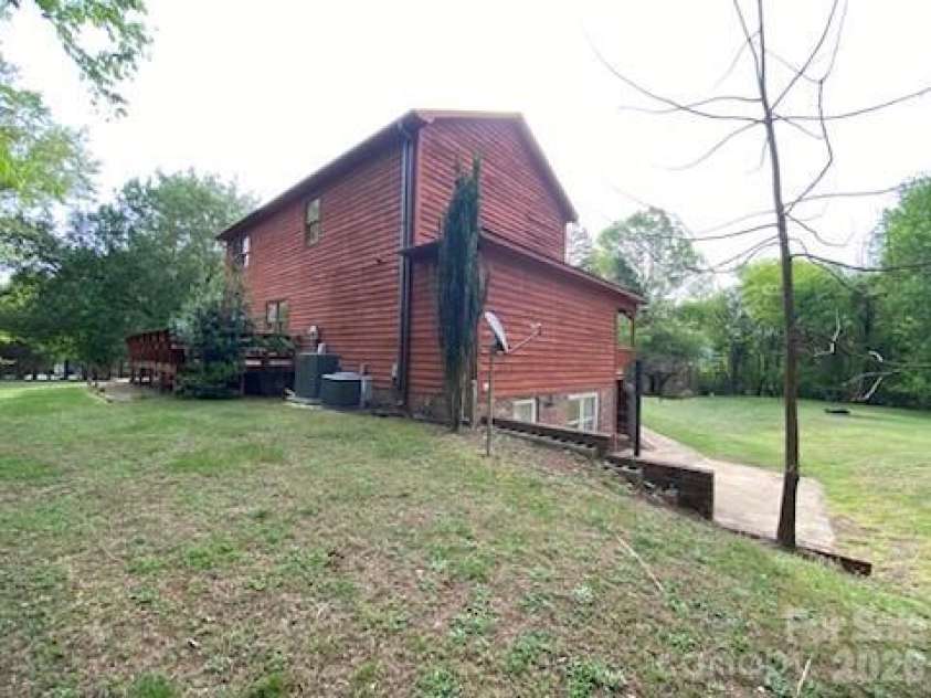 2026 Dogwood Trail, Shelby, NC 28150.  MLS# CAR4371597, YatesRealty ID 14552. 