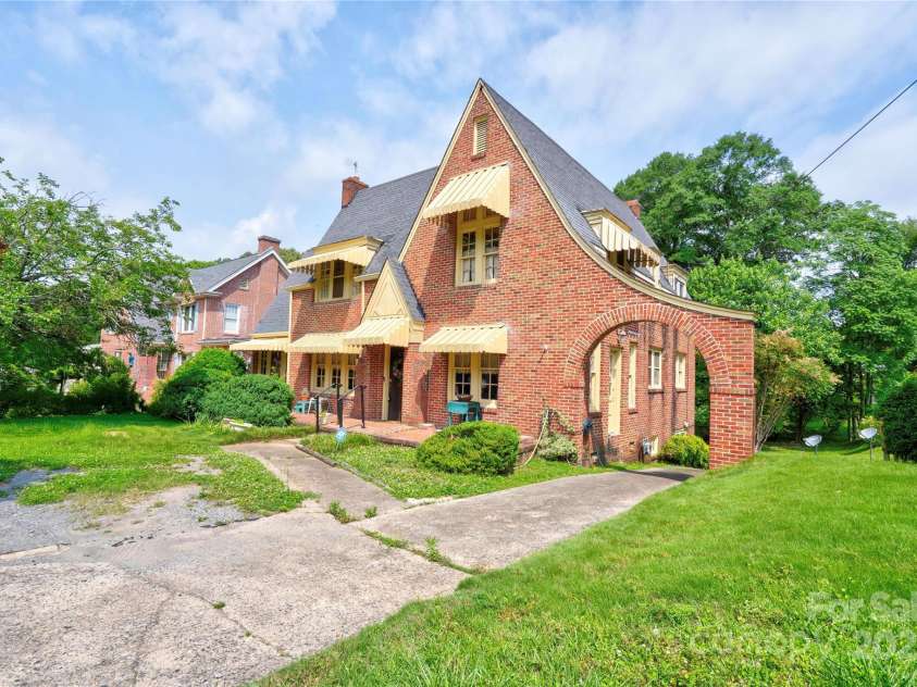 611 Marion Street, Shelby, NC 28150.  MLS# CAR4260819, YatesRealty ID 14552. 
