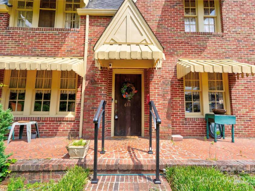 611 Marion Street, Shelby, NC 28150.  MLS# CAR4260819, YatesRealty ID 14552. 
