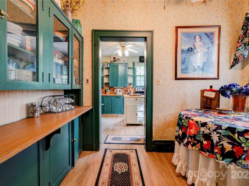 611 Marion Street, Shelby, NC 28150.  MLS# CAR4260819, YatesRealty ID 14552. 