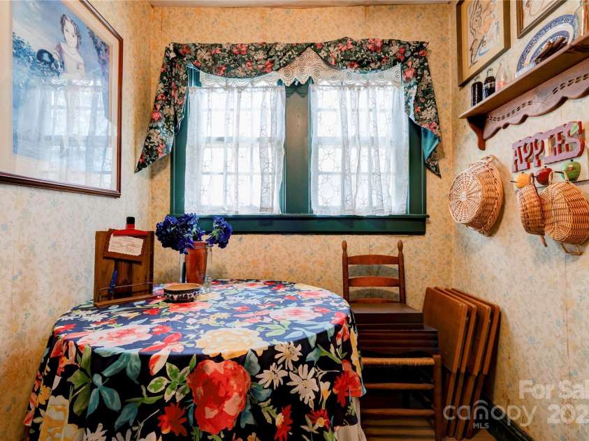 611 Marion Street, Shelby, NC 28150.  MLS# CAR4260819, YatesRealty ID 14552. 