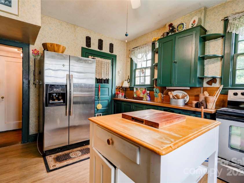 611 Marion Street, Shelby, NC 28150.  MLS# CAR4260819, YatesRealty ID 14552. 