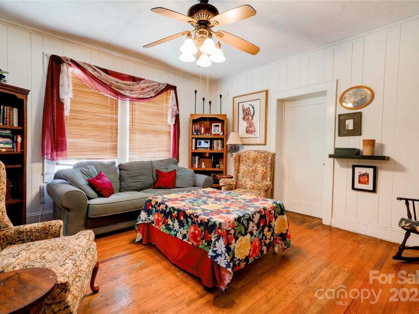 611 Marion Street, Shelby, NC 28150.  MLS# CAR4260819, YatesRealty ID 14552. 