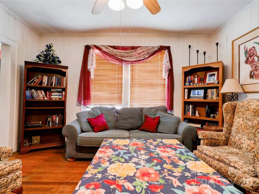 611 Marion Street, Shelby, NC 28150.  MLS# CAR4260819, YatesRealty ID 14552. 