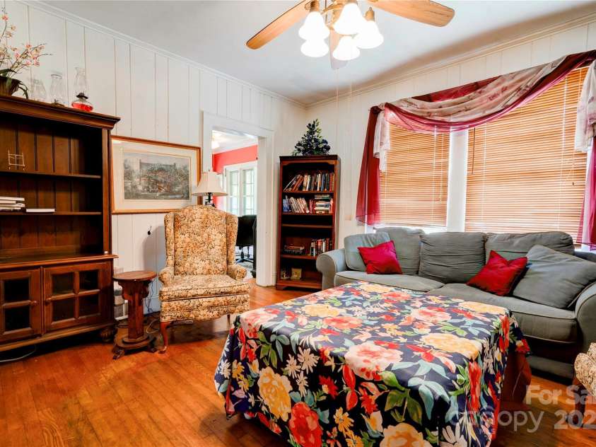 611 Marion Street, Shelby, NC 28150.  MLS# CAR4260819, YatesRealty ID 14552. 