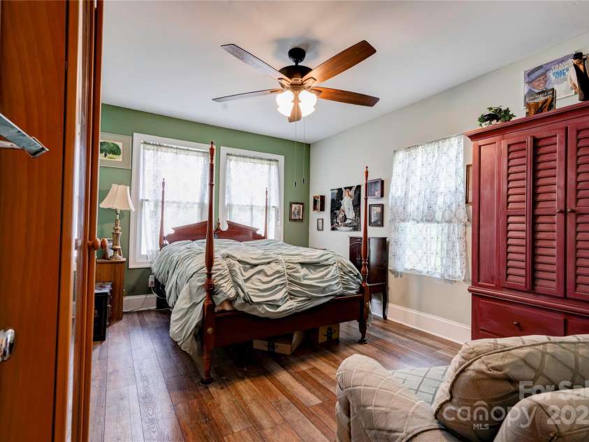 611 Marion Street, Shelby, NC 28150.  MLS# CAR4260819, YatesRealty ID 14552. 