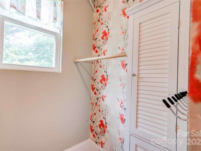 611 Marion Street, Shelby, NC 28150.  MLS# CAR4260819, YatesRealty ID 14552. 