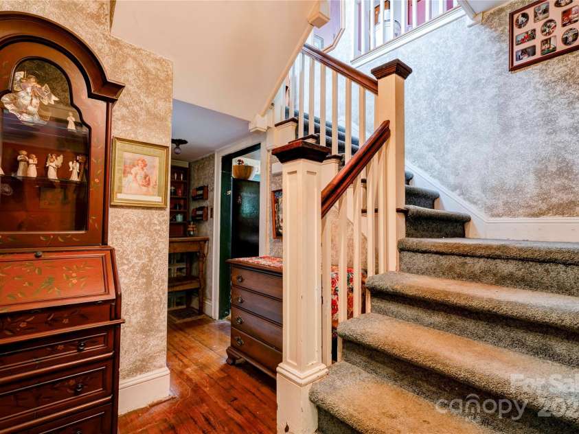 611 Marion Street, Shelby, NC 28150.  MLS# CAR4260819, YatesRealty ID 14552. 