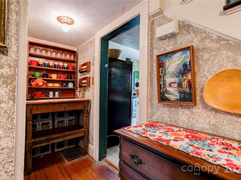 611 Marion Street, Shelby, NC 28150.  MLS# CAR4260819, YatesRealty ID 14552. 