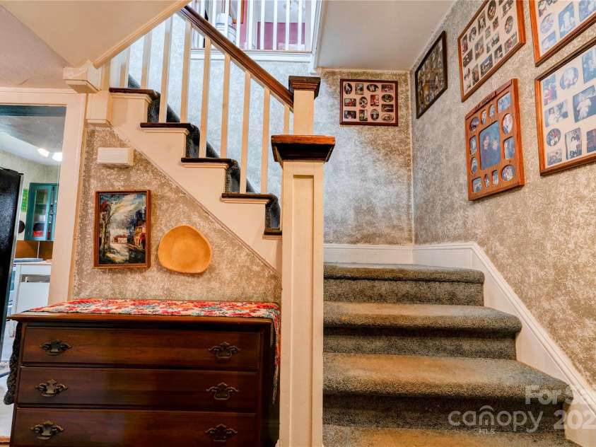 611 Marion Street, Shelby, NC 28150.  MLS# CAR4260819, YatesRealty ID 14552. 