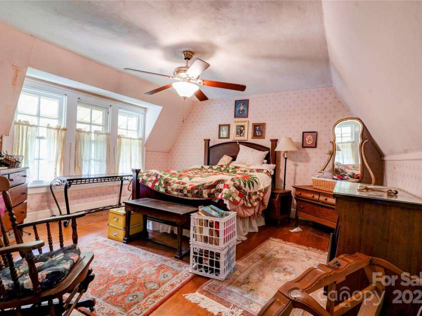 611 Marion Street, Shelby, NC 28150.  MLS# CAR4260819, YatesRealty ID 14552. 