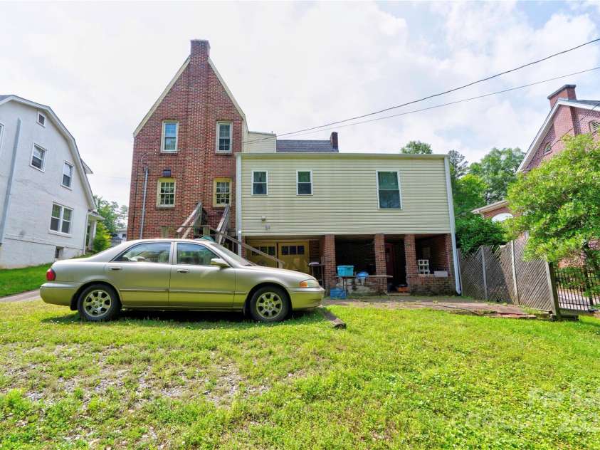 611 Marion Street, Shelby, NC 28150.  MLS# CAR4260819, YatesRealty ID 14552. 