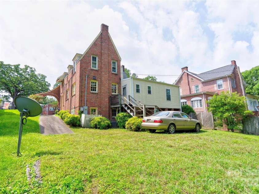 611 Marion Street, Shelby, NC 28150.  MLS# CAR4260819, YatesRealty ID 14552. 