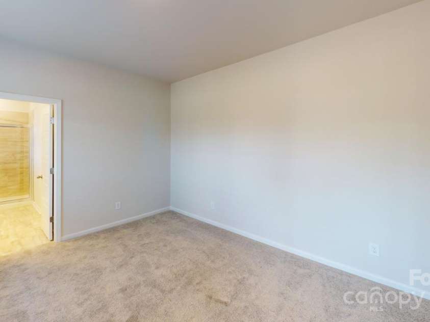 8122 Jacey Lane, Huntersville, NC 28078.  MLS# CAR4262865, YatesRealty ID 14553. 