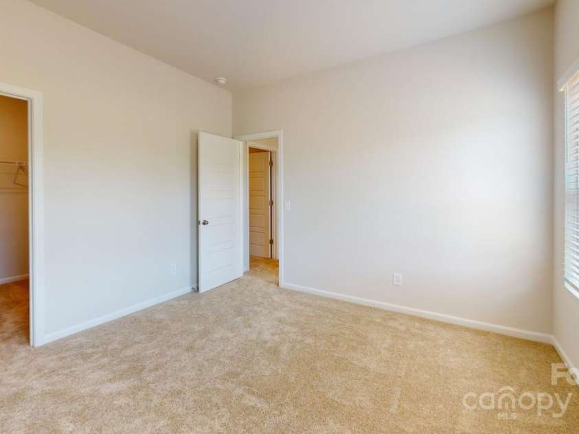 8122 Jacey Lane, Huntersville, NC 28078.  MLS# CAR4262865, YatesRealty ID 14553. 