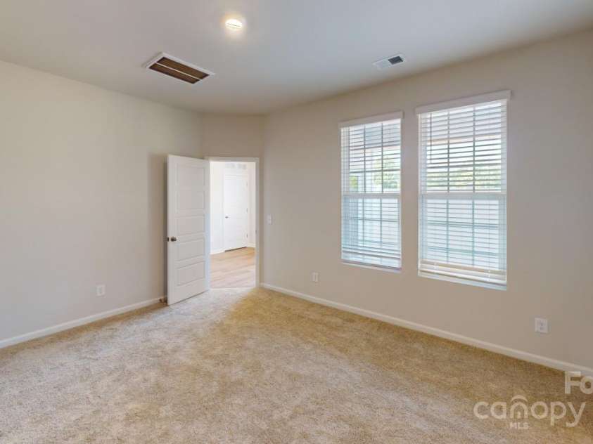 8122 Jacey Lane, Huntersville, NC 28078.  MLS# CAR4262865, YatesRealty ID 14553. 