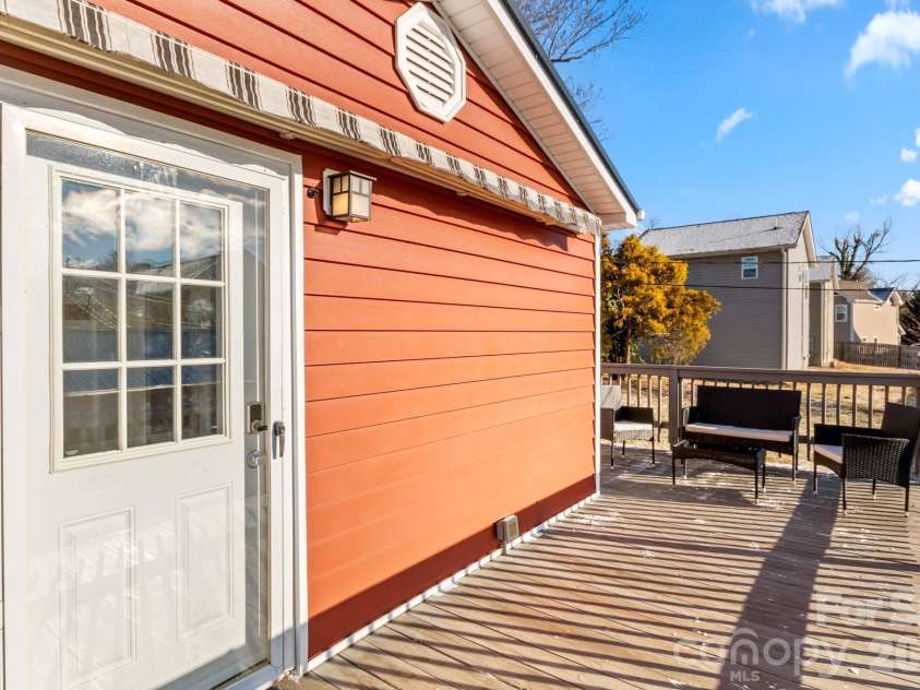 60 Shiloh Road, Asheville, NC 28803.  MLS# CAR4373217, YatesRealty ID 14554. Front Deck