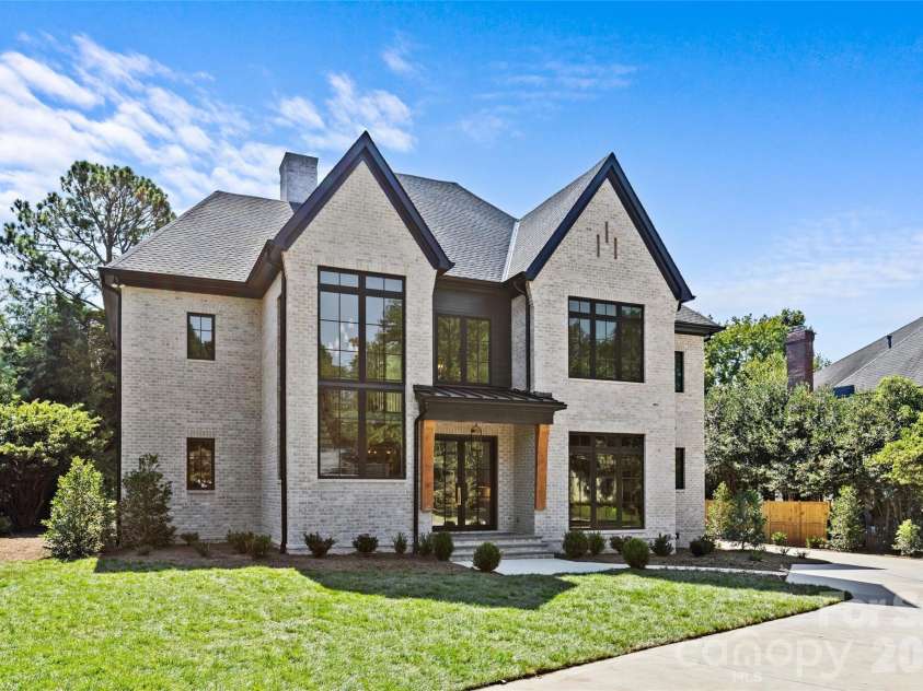 1321 Ferncliff Road, Charlotte, NC 28211.  MLS# CAR4365033, YatesRealty ID 14555. 
