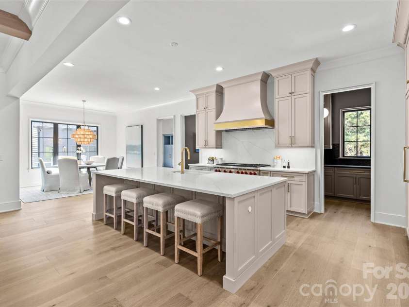 1321 Ferncliff Road, Charlotte, NC 28211.  MLS# CAR4365033, YatesRealty ID 14555. 