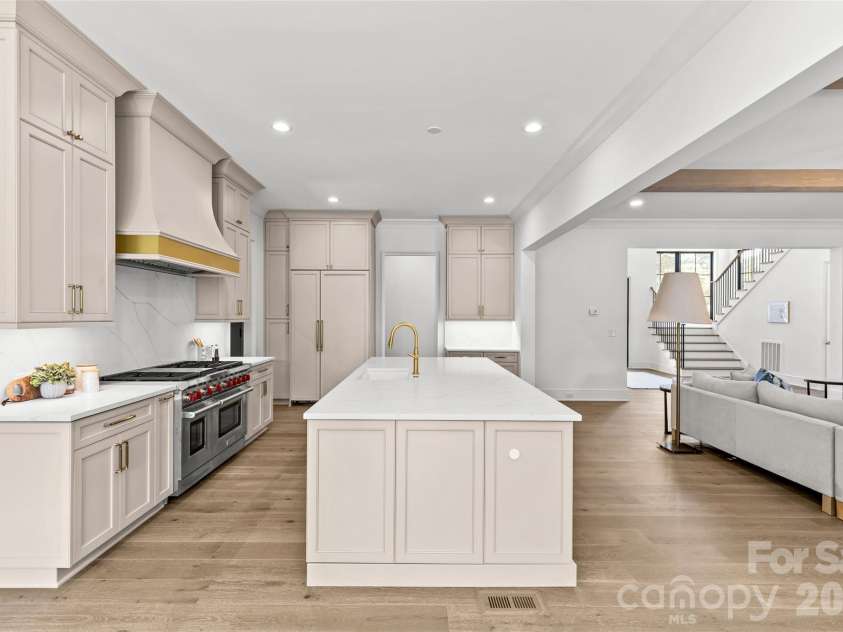 1321 Ferncliff Road, Charlotte, NC 28211.  MLS# CAR4365033, YatesRealty ID 14555. 