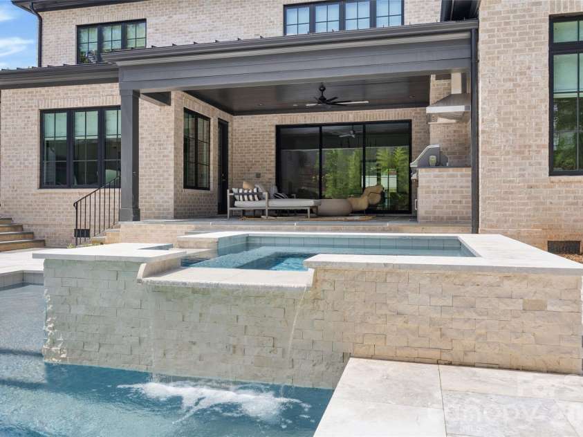 1321 Ferncliff Road, Charlotte, NC 28211.  MLS# CAR4365033, YatesRealty ID 14555. 