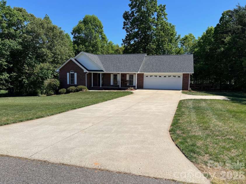 106 Olano Lane, Statesville, NC 28677.  MLS# CAR4372523, YatesRealty ID 14556. 